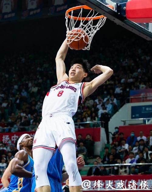 崔永熙社媒发文:为了中国篮球 我们一起努力 崔永熙社媒发文:为了中国篮球 我们一起努力