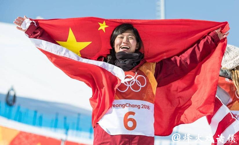 米兰冬奥｜愿平安无碍！五届冬奥老将刘佳宇头部着地，遭遇重伤被担架抬离