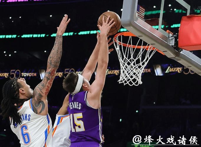 里夫斯第三节手感冰凉仅得2分 里夫斯第三节手感冰凉仅得2分