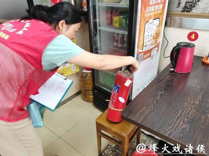 深入社区、农村、商铺排查隐患，崇明消防多举措筑牢马年新春“安全屏障”